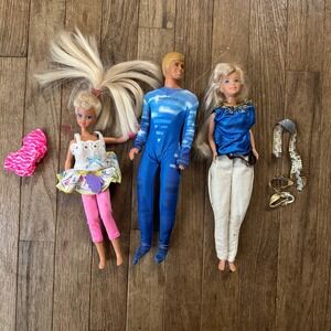 Vintage Barbie and Ken Dolls 1987 SeaWorld‎ Outfits & Accessories Lot